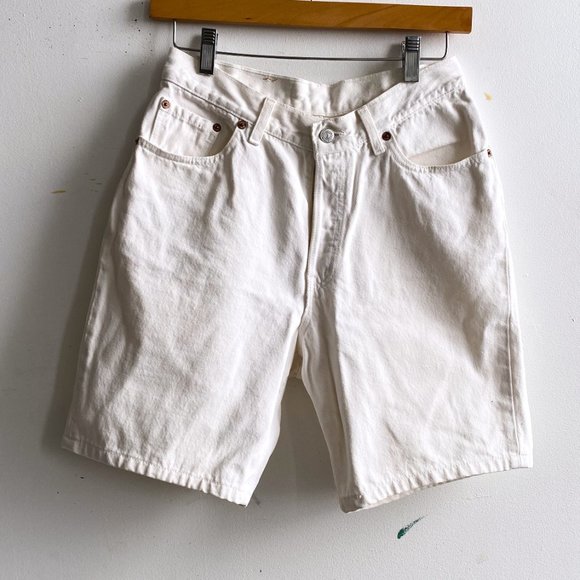 LEVIS White Shorts - Picture 4 of 8